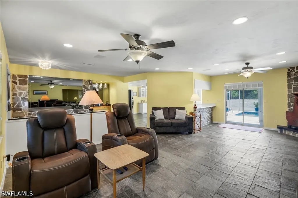 6029 & 6031 Higgins Avenue Fort Myers FL 33905