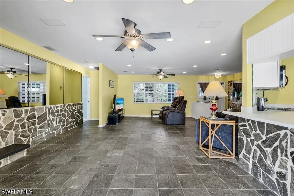 6029 & 6031 Higgins Avenue Fort Myers FL 33905