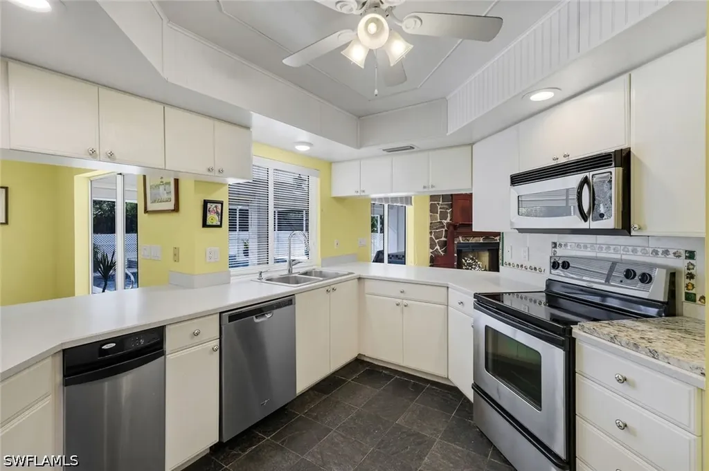6029 & 6031 Higgins Avenue Fort Myers FL 33905
