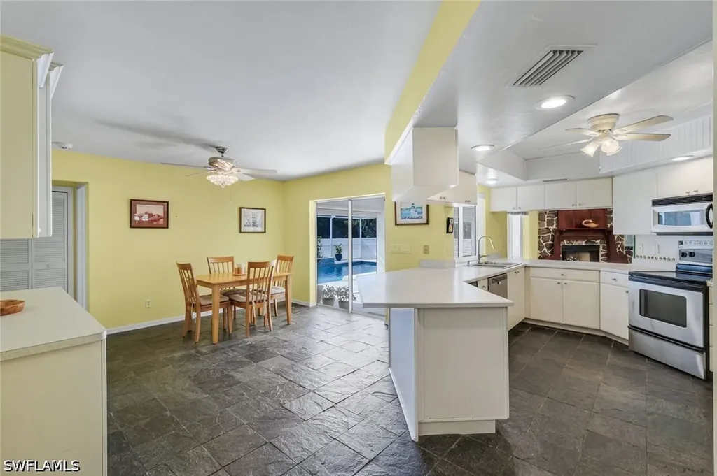 6029 & 6031 Higgins Avenue Fort Myers FL 33905