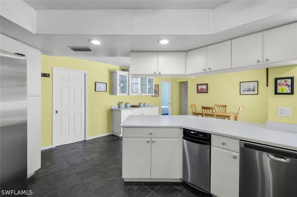6029 & 6031 Higgins Avenue Fort Myers FL 33905