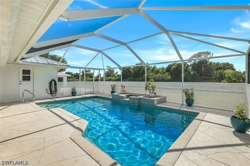 6029 & 6031 Higgins Avenue Fort Myers FL 33905
