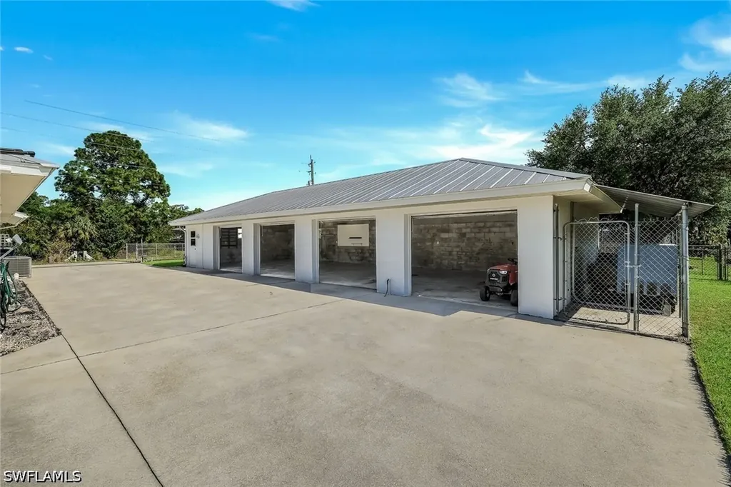 6029 & 6031 Higgins Avenue Fort Myers FL 33905