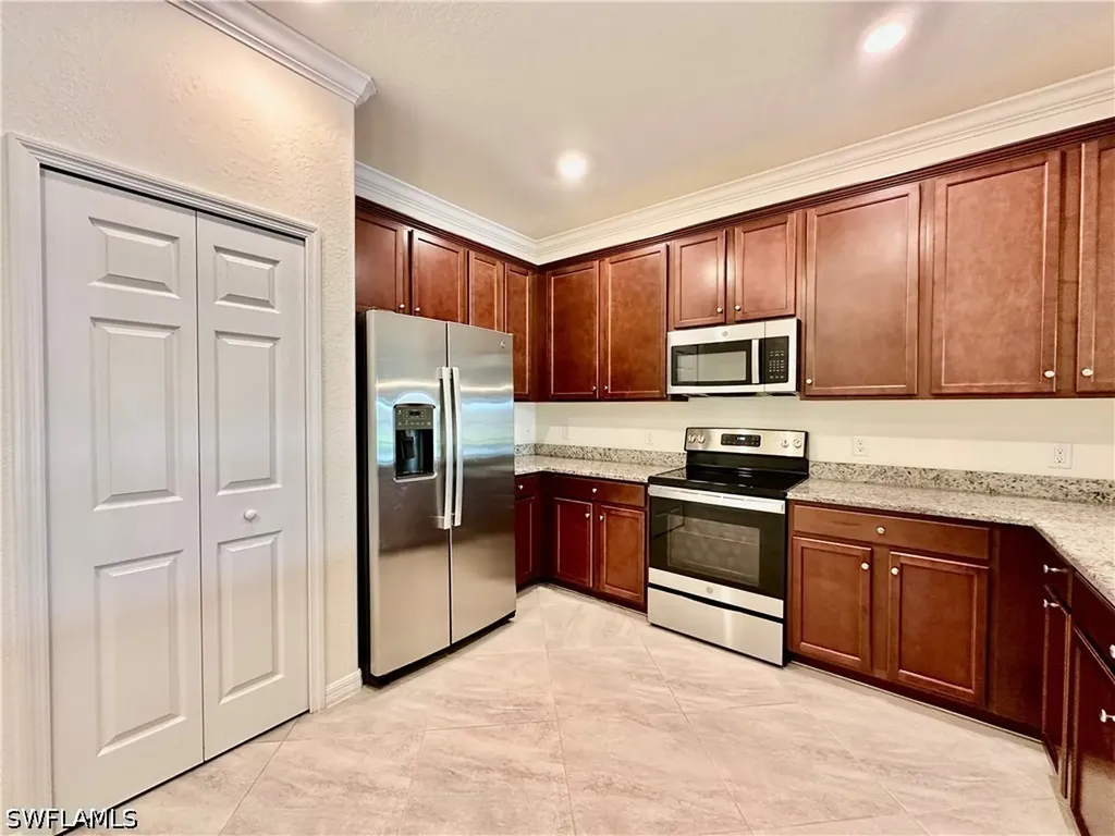 1823 Alameda Drive Naples FL 34120