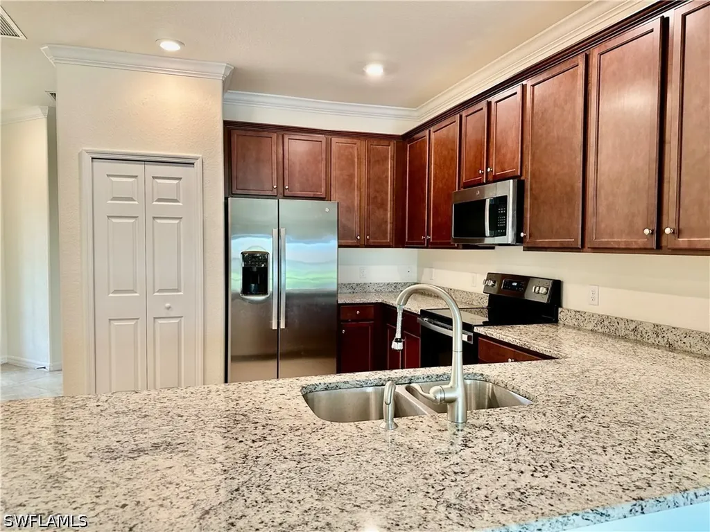1823 Alameda Drive Naples FL 34120