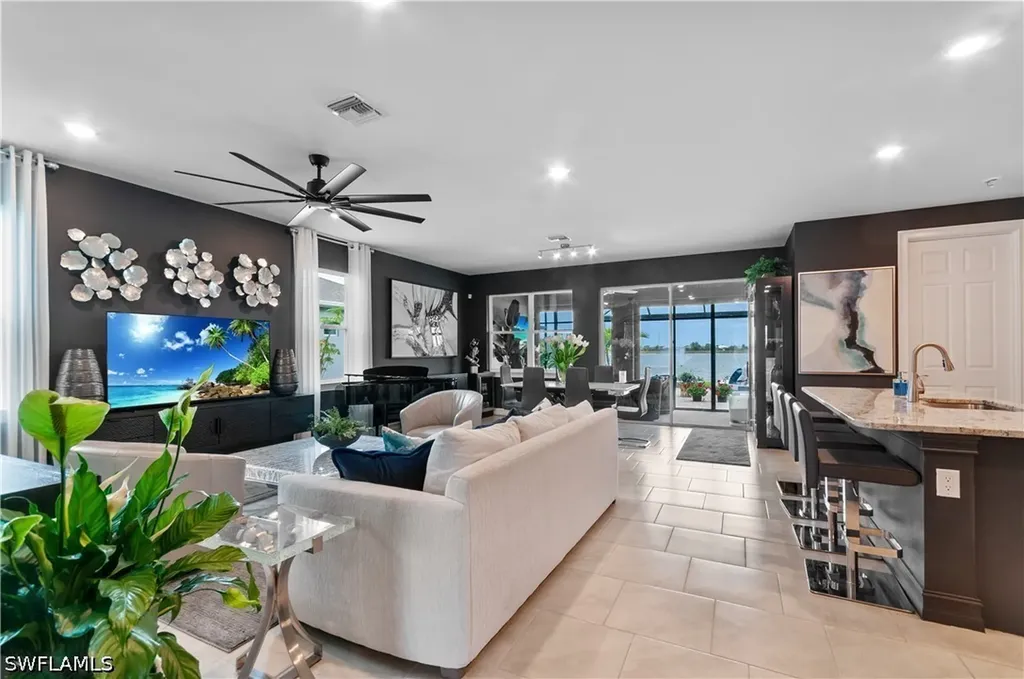 847 Stonewater Lake Terrace W Cape Coral FL 33993