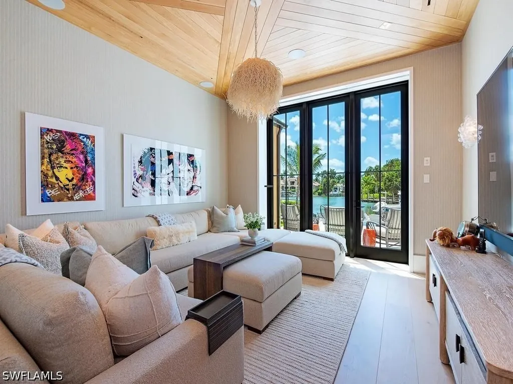 3040 Fort Charles Drive Naples FL 34102