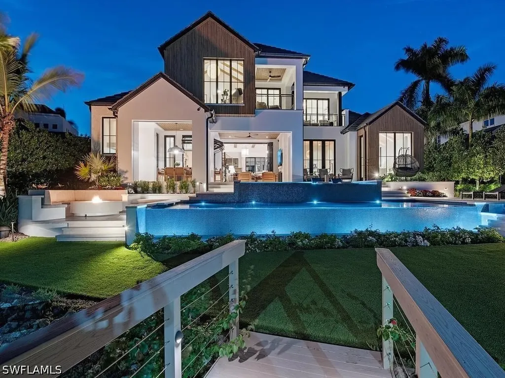 3040 Fort Charles Drive Naples FL 34102