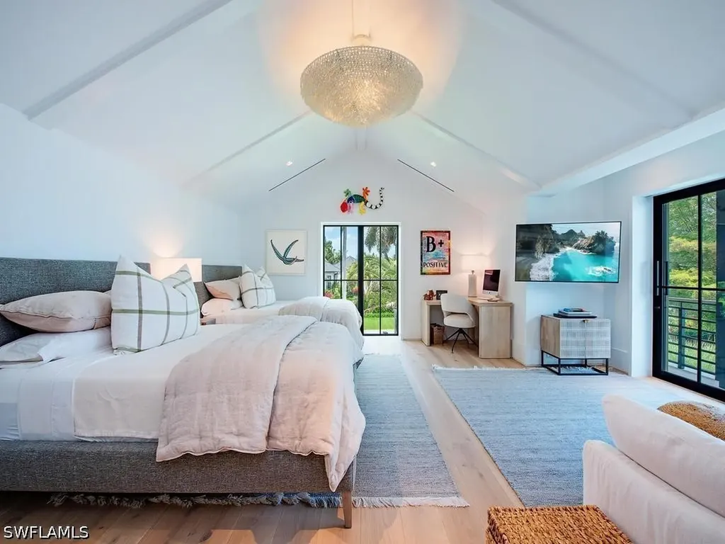 3040 Fort Charles Drive Naples FL 34102