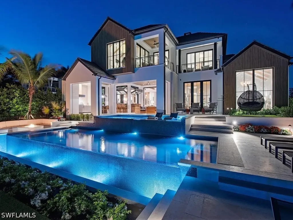 3040 Fort Charles Drive Naples FL 34102