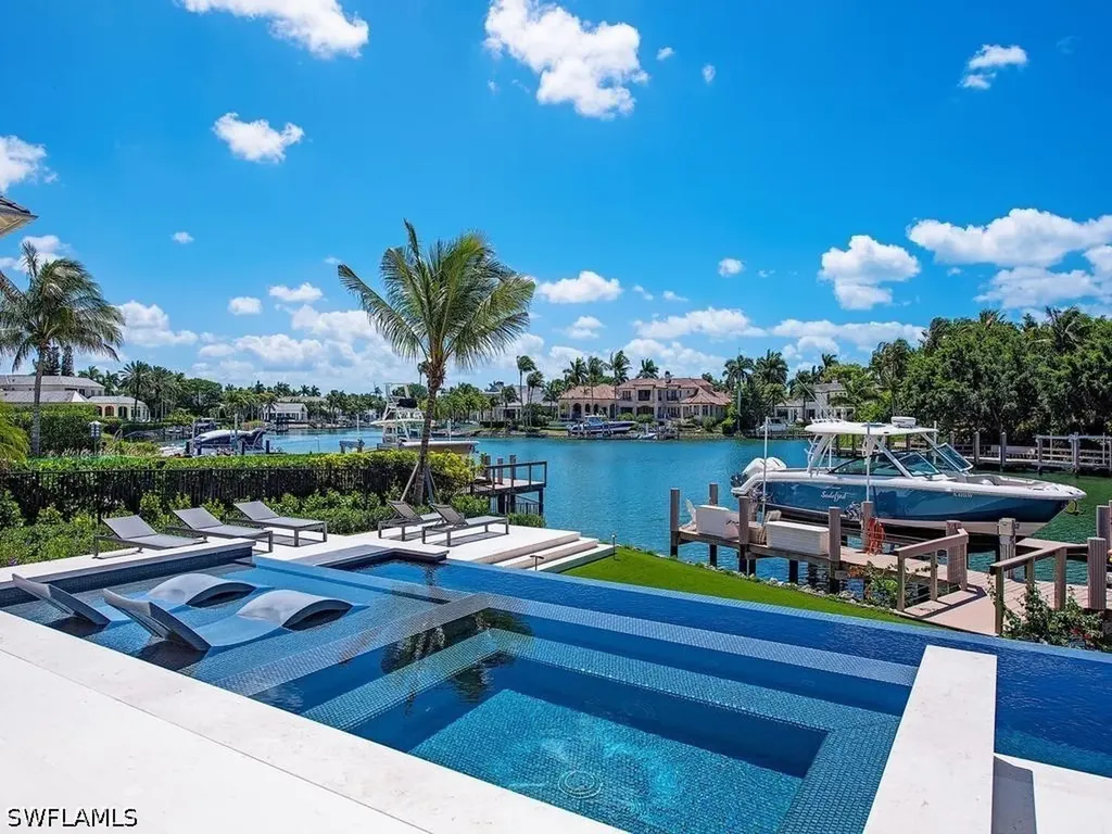 3040 Fort Charles Drive Naples FL 34102