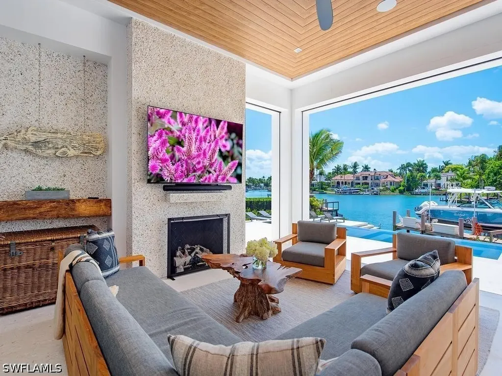 3040 Fort Charles Drive Naples FL 34102