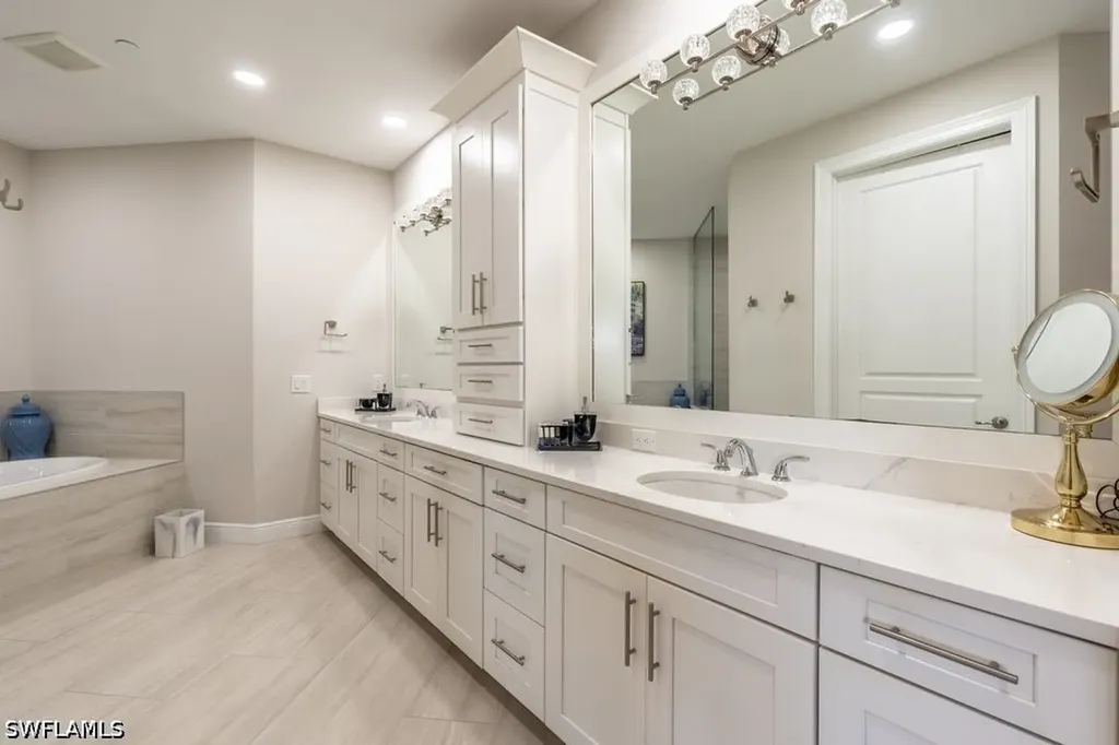 16379 Viansa Way Naples FL 34110