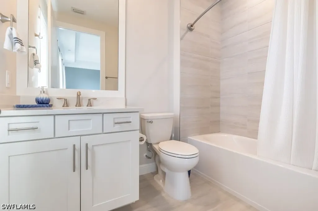 16379 Viansa Way Naples FL 34110