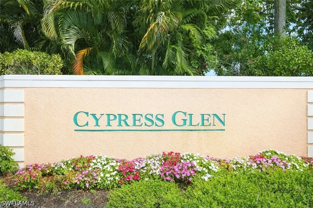 3225 Cypress Glen Way Naples FL 34109