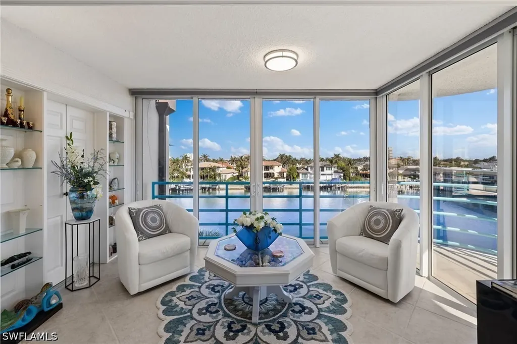 255 Park Shore Drive Naples FL 34103