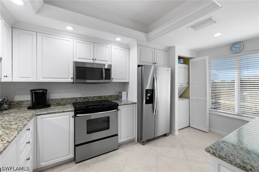 255 Park Shore Drive Naples FL 34103