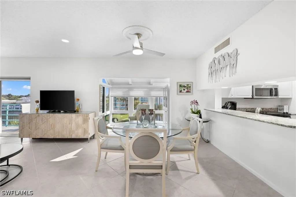 255 Park Shore Drive Naples FL 34103