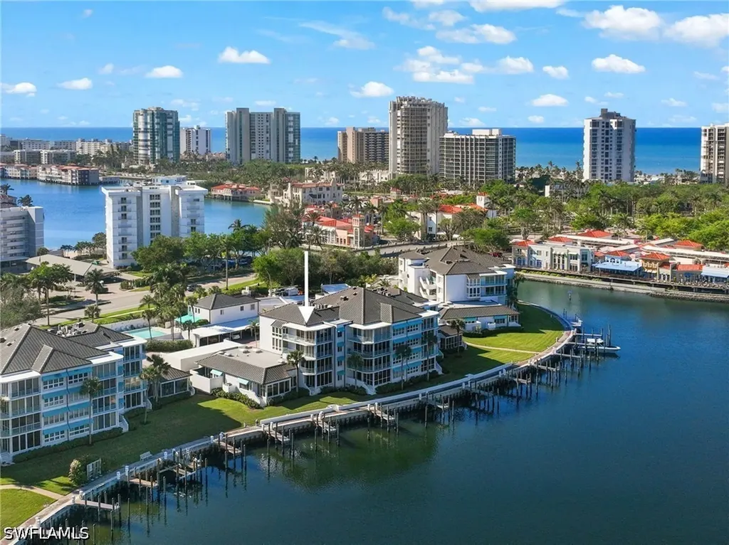 255 Park Shore Drive Naples FL 34103