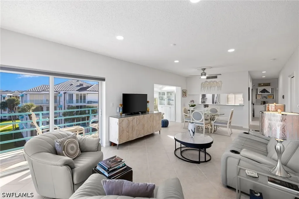 255 Park Shore Drive Naples FL 34103