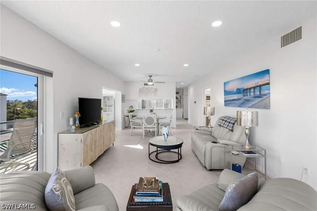 255 Park Shore Drive Naples FL 34103