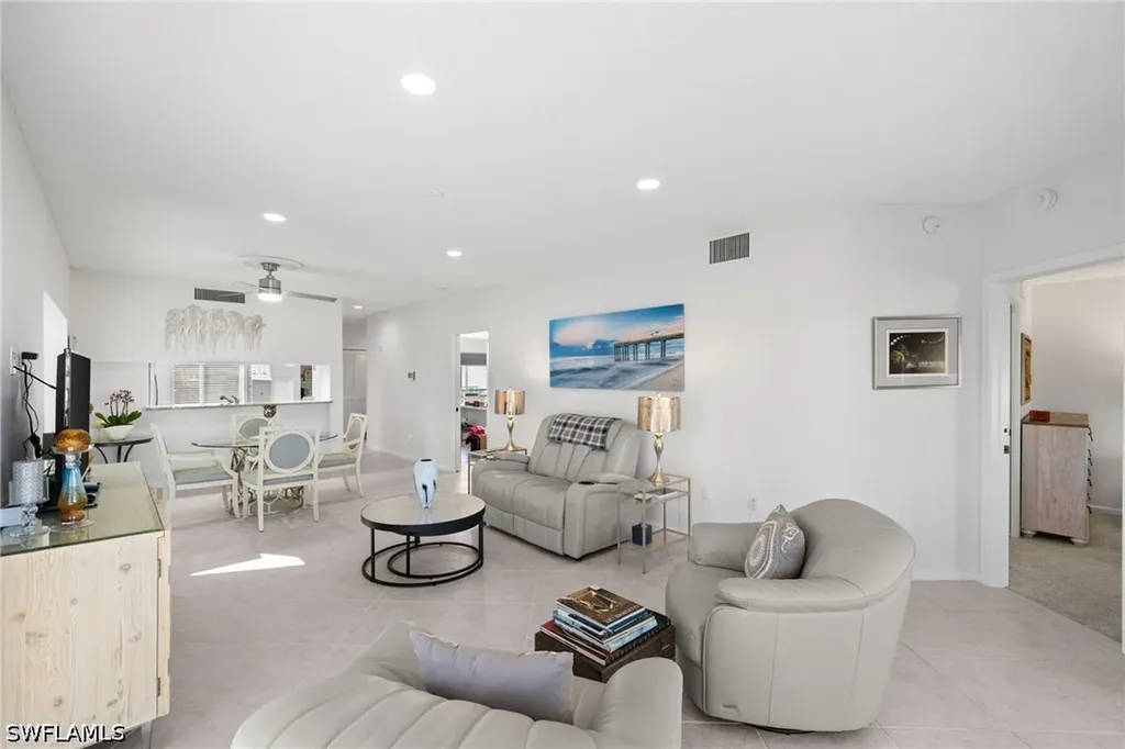 255 Park Shore Drive Naples FL 34103