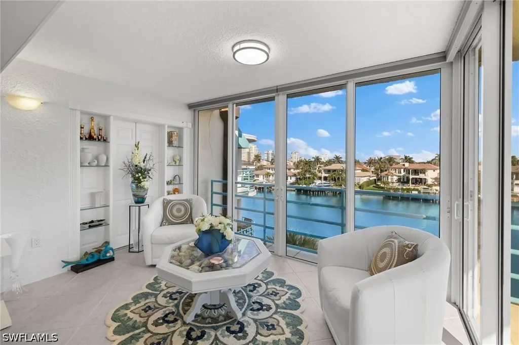 255 Park Shore Drive Naples FL 34103