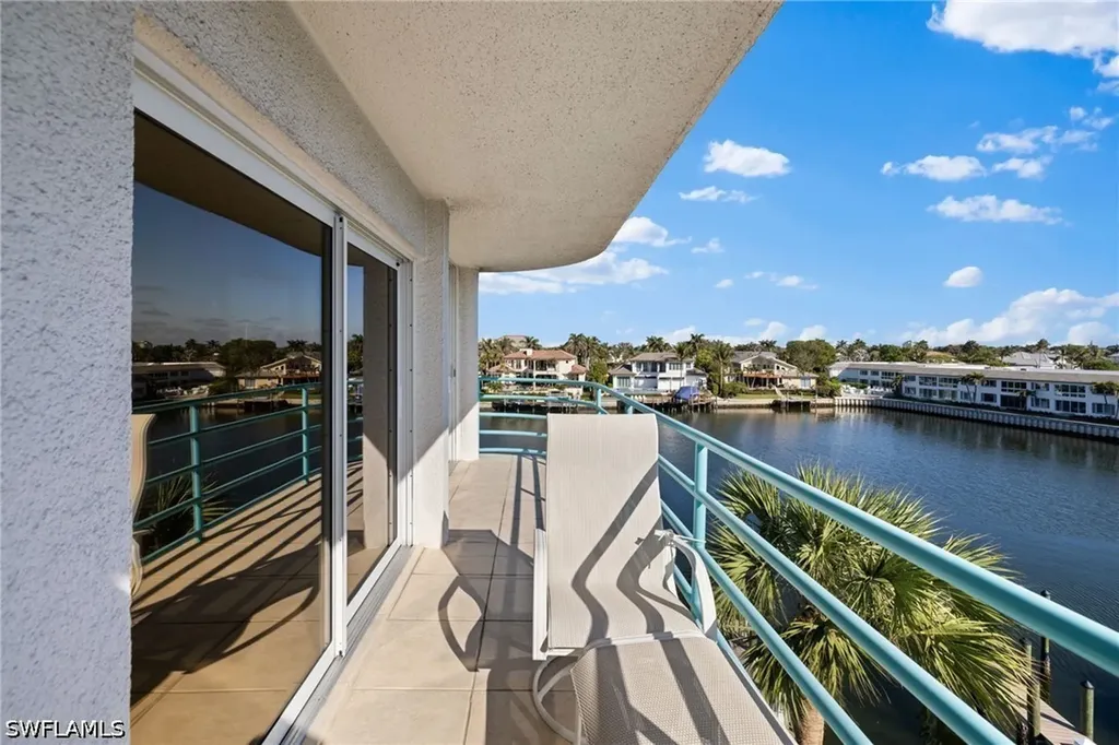 255 Park Shore Drive Naples FL 34103