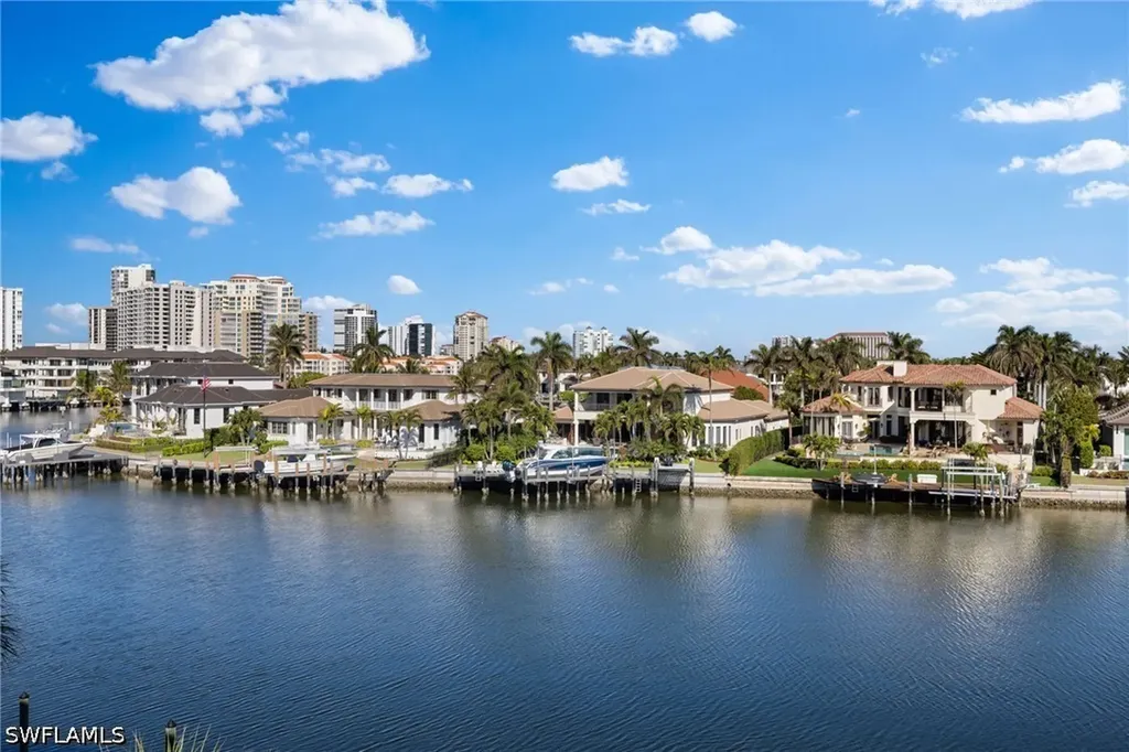 255 Park Shore Drive Naples FL 34103