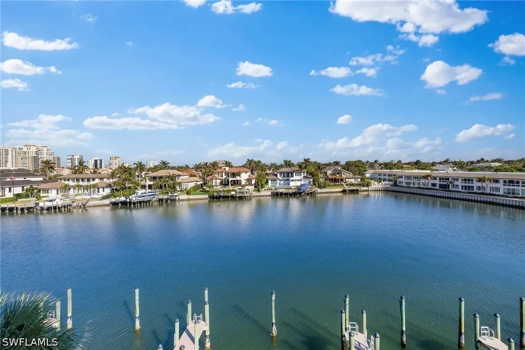 255 Park Shore Drive Naples FL 34103