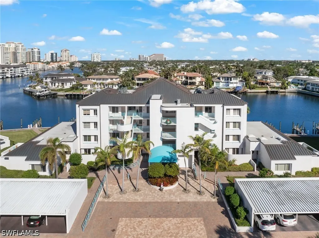 255 Park Shore Drive Naples FL 34103