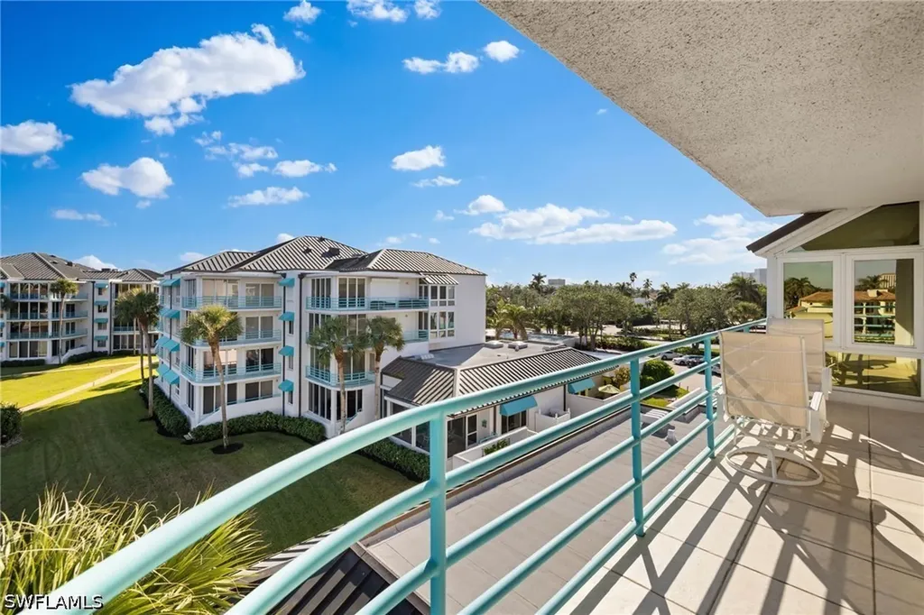 255 Park Shore Drive Naples FL 34103