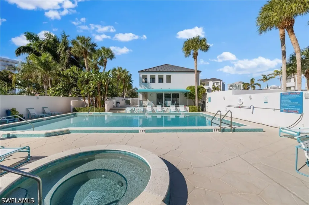 255 Park Shore Drive Naples FL 34103