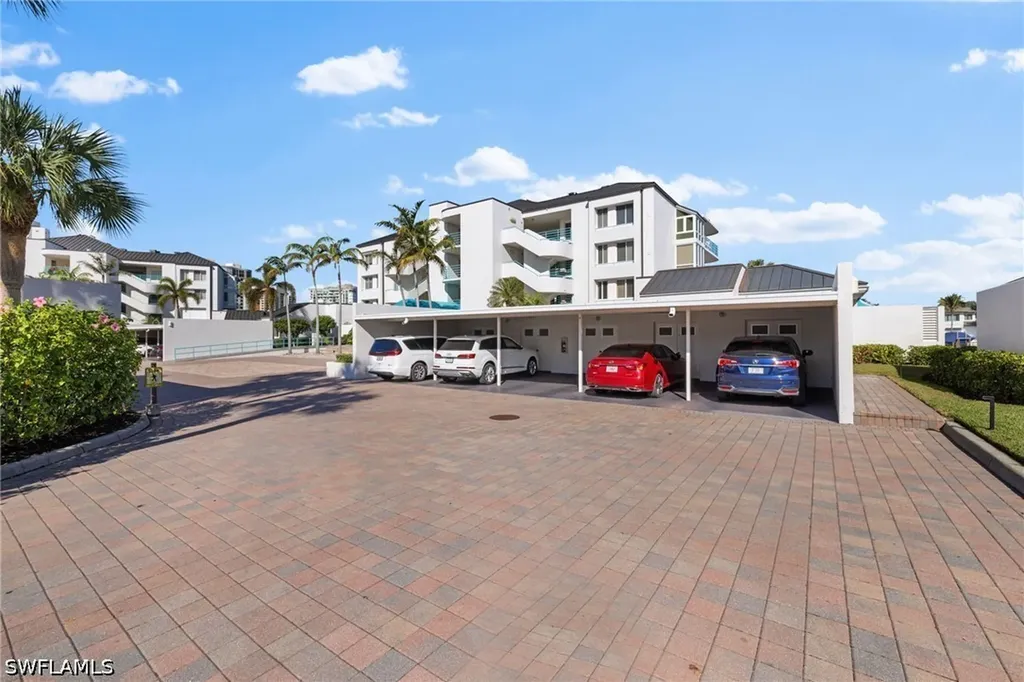 255 Park Shore Drive Naples FL 34103