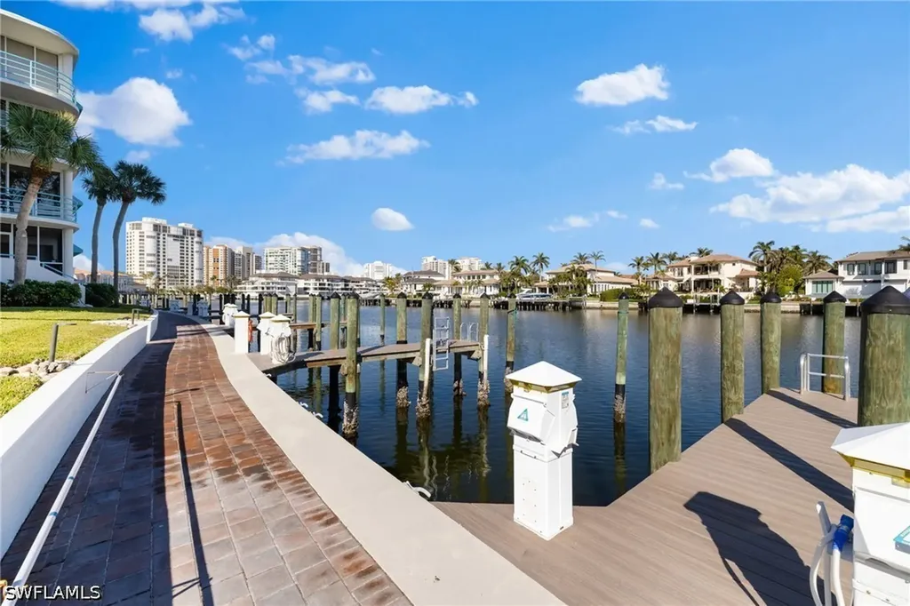 255 Park Shore Drive Naples FL 34103