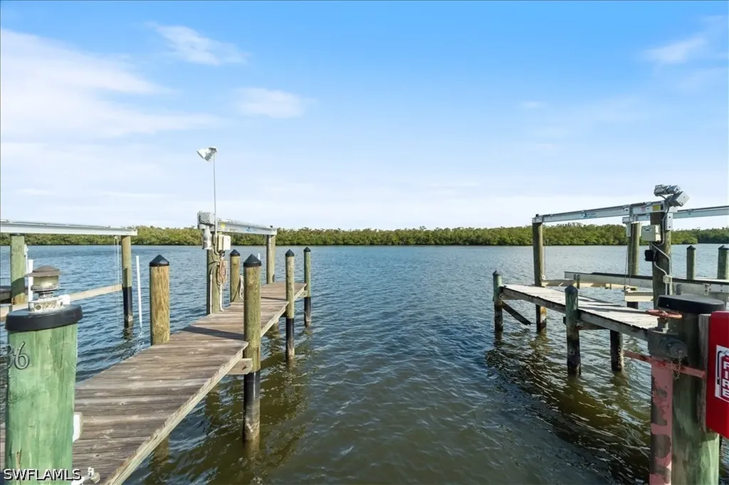307 Goodlette-frank Road S Naples FL 34102