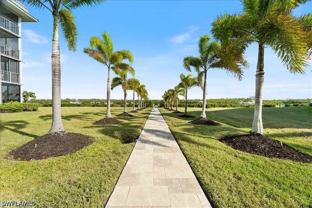 307 Goodlette-frank Road S Naples FL 34102