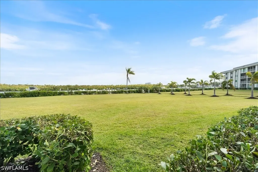 307 Goodlette-frank Road S Naples FL 34102