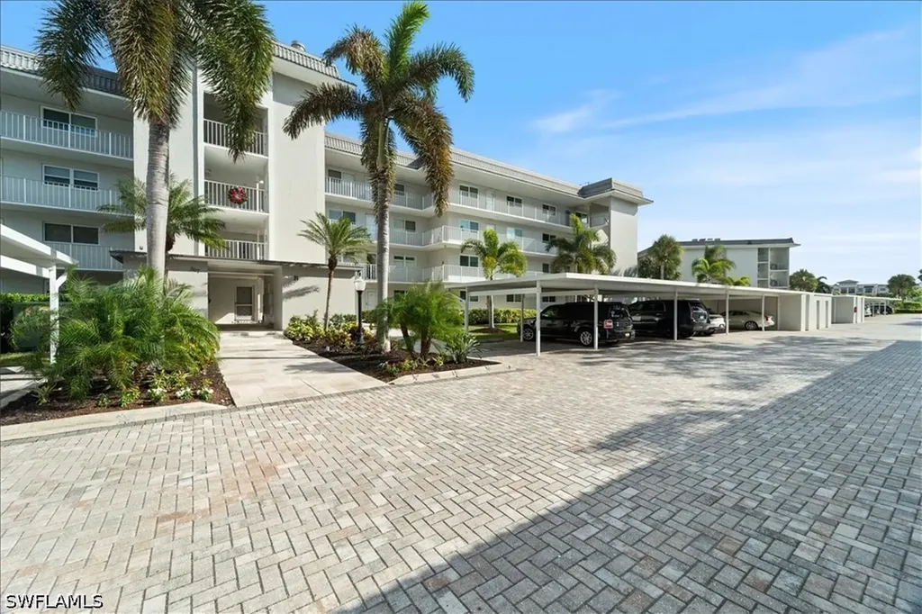307 Goodlette-frank Road S Naples FL 34102