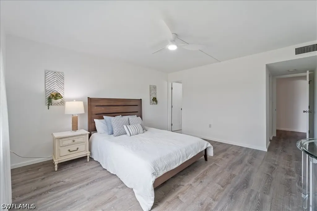 307 Goodlette-frank Road S Naples FL 34102