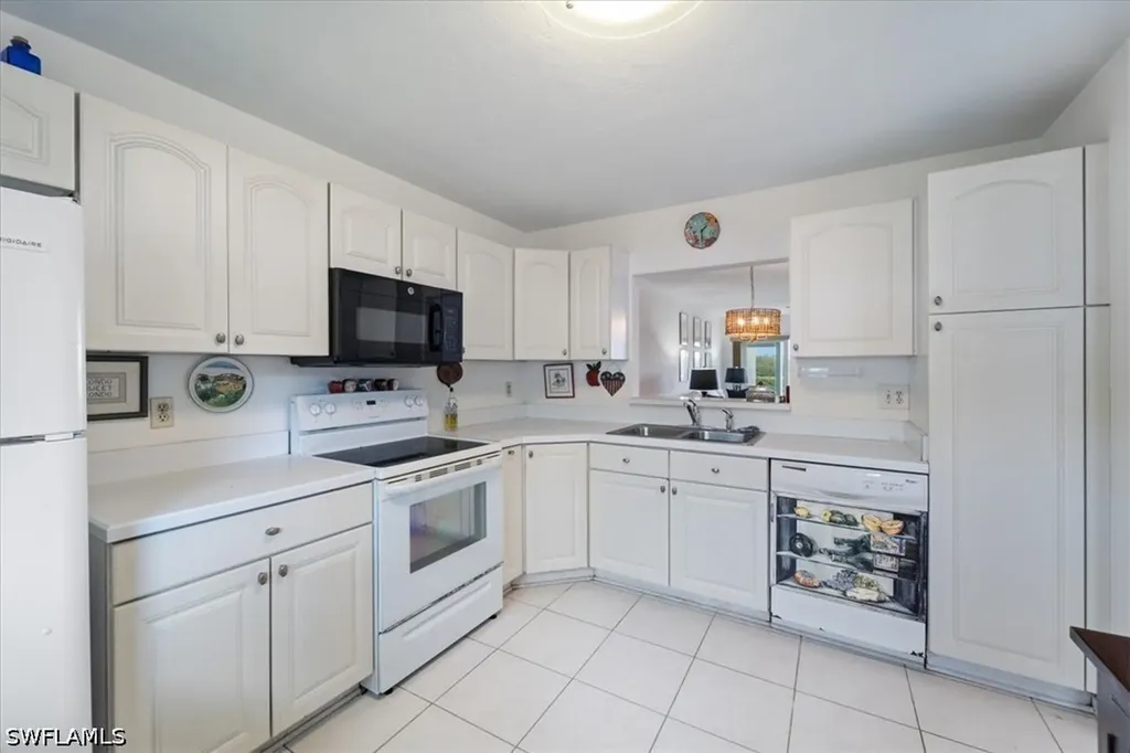 307 Goodlette-frank Road S Naples FL 34102