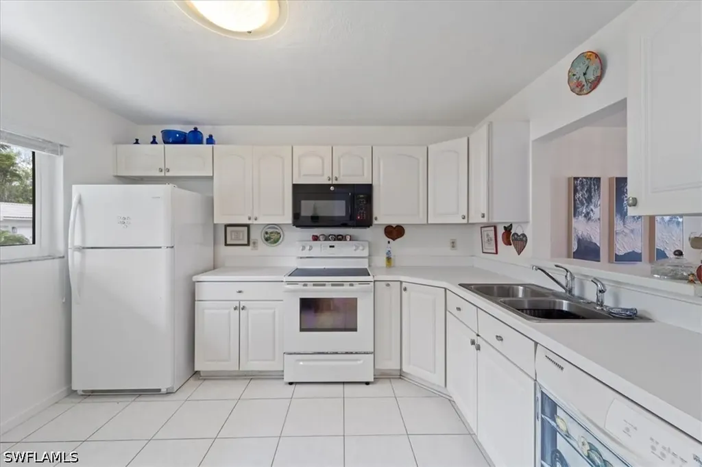 307 Goodlette-frank Road S Naples FL 34102
