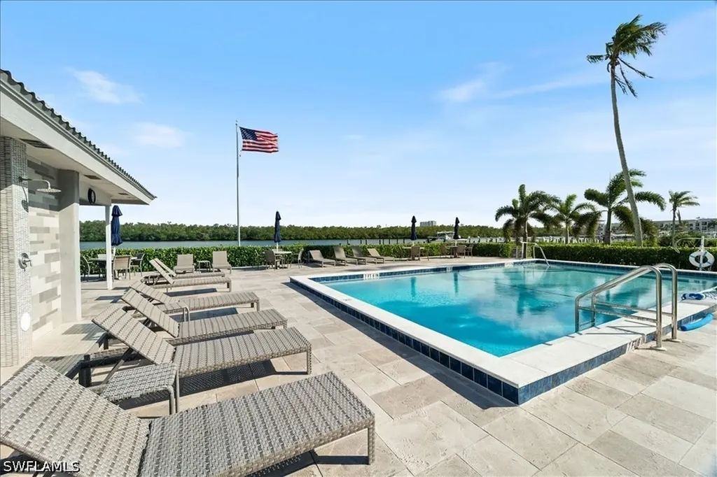 307 Goodlette-frank Road S Naples FL 34102
