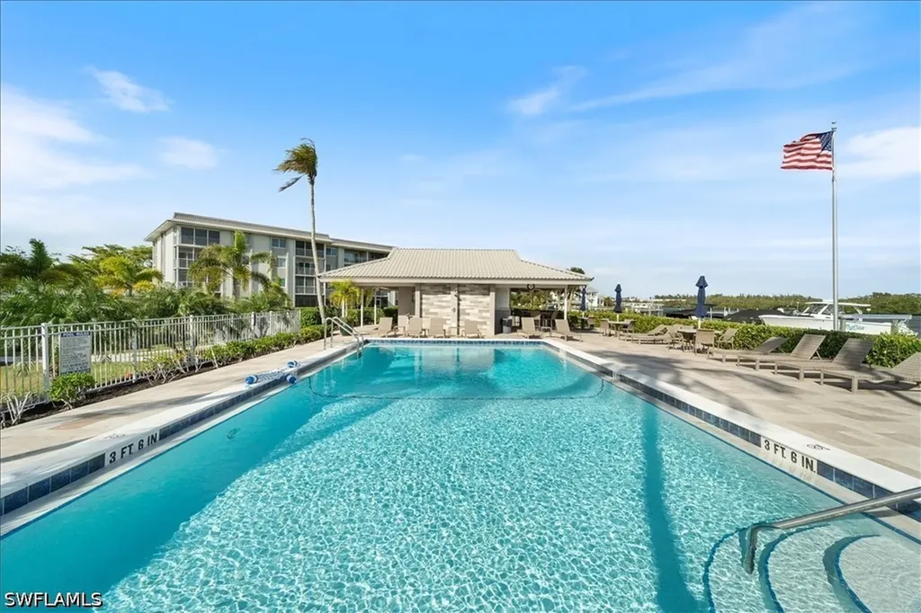 307 Goodlette-frank Road S Naples FL 34102
