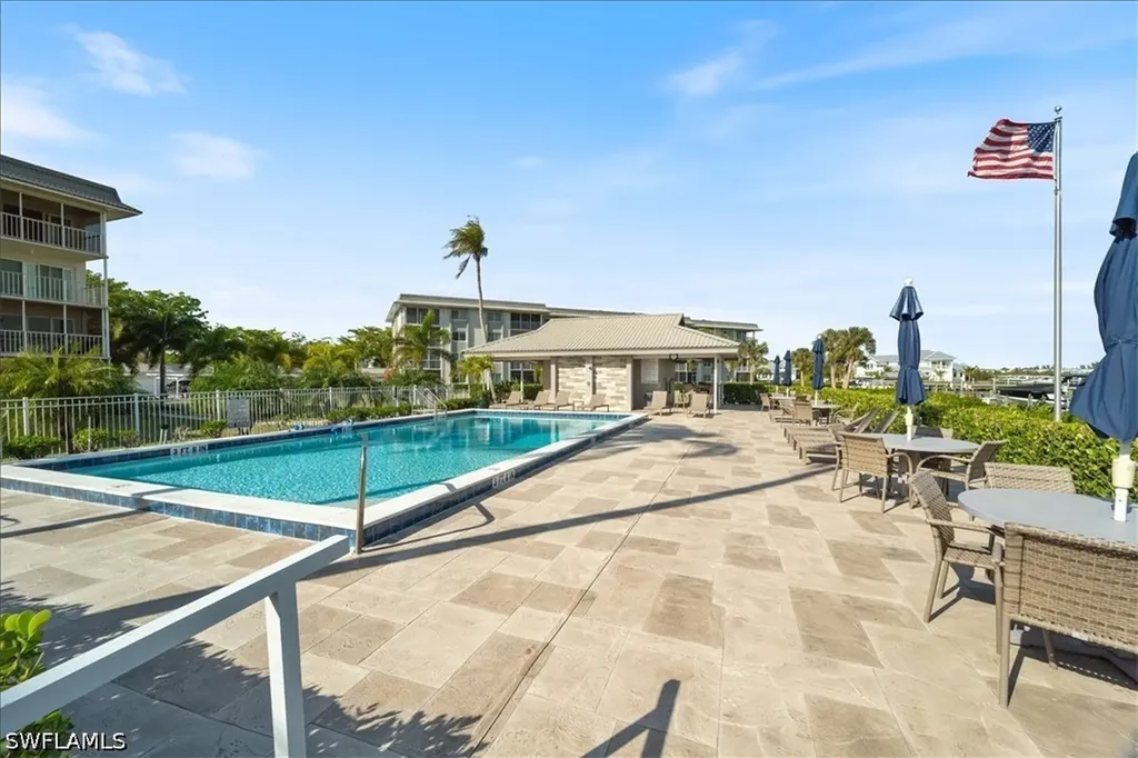 307 Goodlette-frank Road S Naples FL 34102