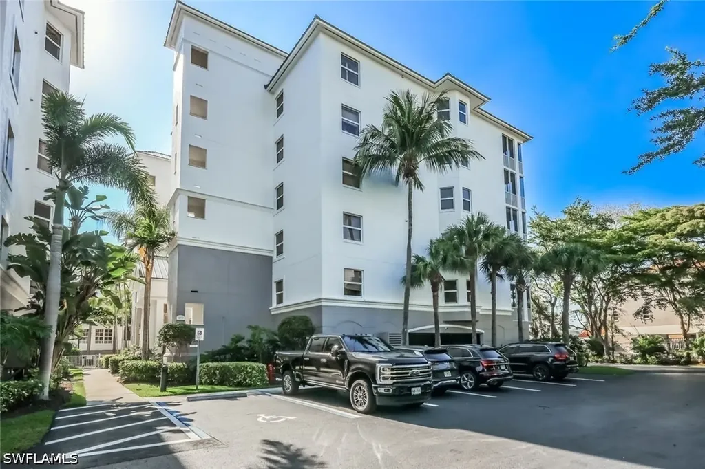 450 Launch Circle Naples FL 34108