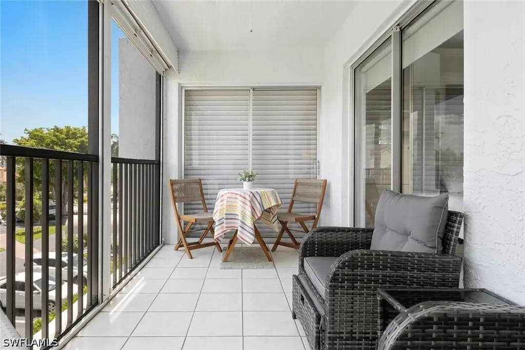 555 Park Shore Drive Naples FL 34103