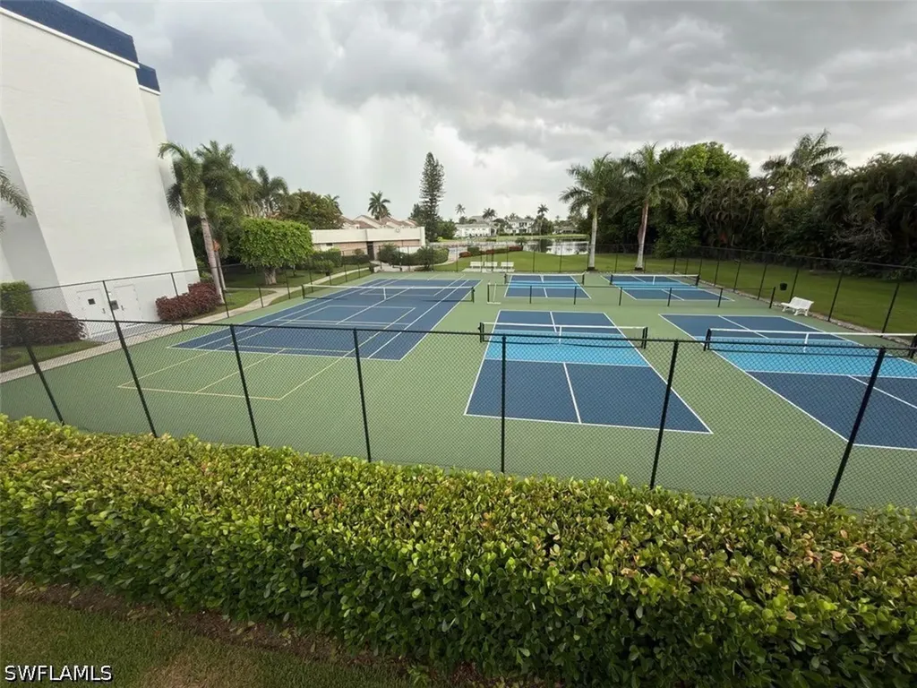 555 Park Shore Drive Naples FL 34103