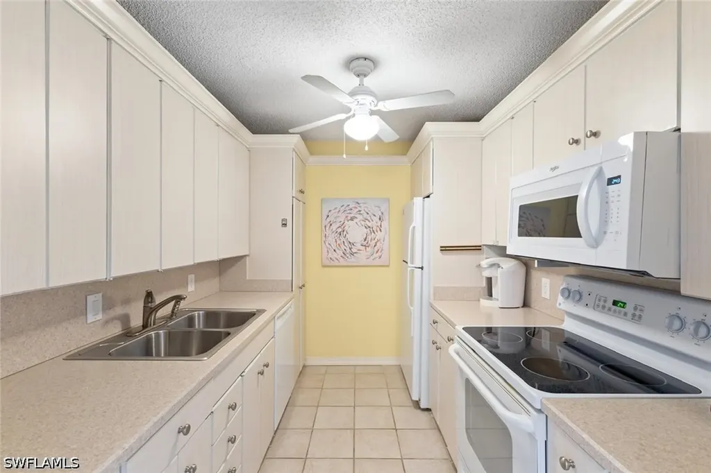 555 Park Shore Drive Naples FL 34103
