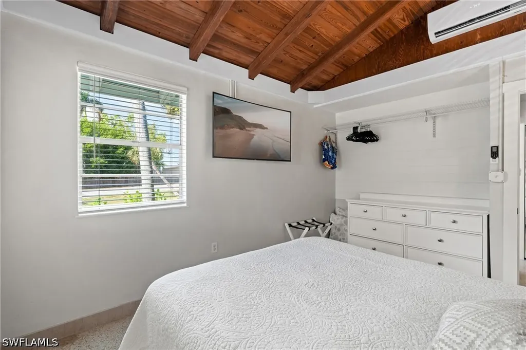 2134 Palm Street Naples FL 34119